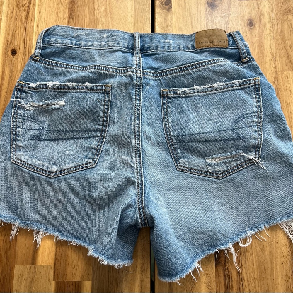 American Eagle Boyfriend Distressed Denim Shorts Size 0 - Picture 3 of 6